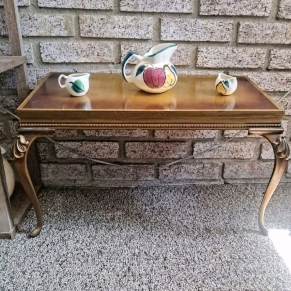 Vtg. Antique Turner Classic Wall Accessories Hollywood Regency Demi Table